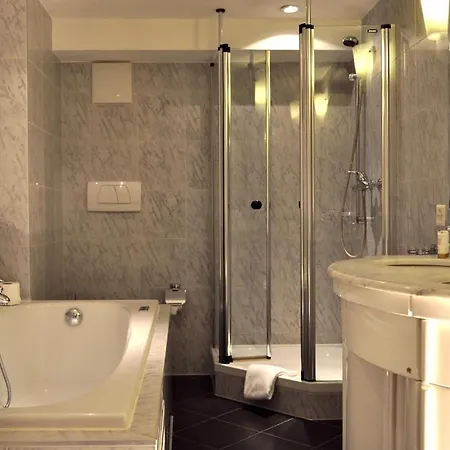 Szálloda De La Paix